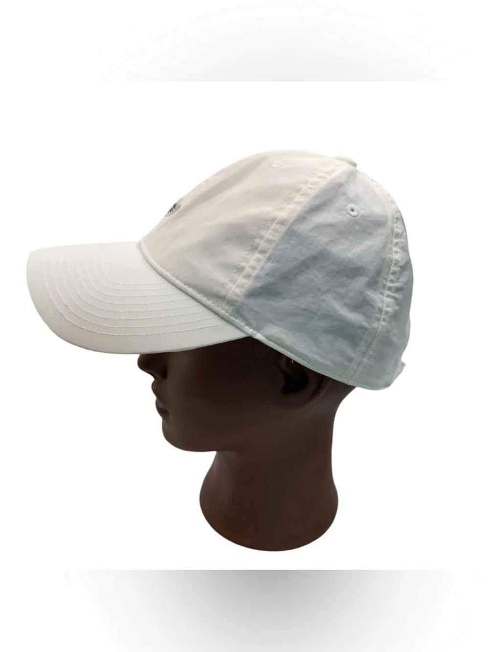 adidas it features